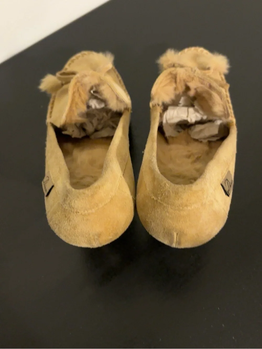 Vintage Delman Women’s 9M Suede Fur Lined Moccasin Pom Pom Heels Pumps Tan